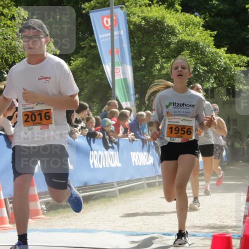 17.05.2025 - Störlauf H.Heesch http://msf.ph/oto/7906492 17.05.2025 15:28:25 Ziel 2025, 44, 2025, 2016, 1992, 1956 meine-sportfotos.de