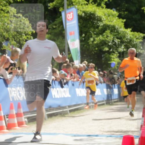 17.05.2025 - Störlauf H.Heesch http://msf.ph/oto/7906682 17.05.2025 15:30:01 Ziel 2329 meine-sportfotos.de