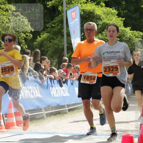 17.05.2025 - Störlauf H.Heesch http://msf.ph/oto/7906687 17.05.2025 15:30:02 Ziel 2020, 1854, 2329 meine-sportfotos.de