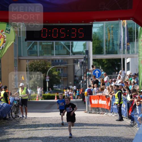 13.06.2025 - Holstenköstenlauf Felixshl http://msf.ph/oto/7922196 13.06.2025 15:35:35 Laufen 1158, 1160 meine-sportfotos.de