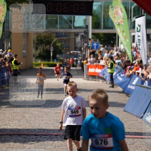 13.06.2025 - Holstenköstenlauf Felixshl http://msf.ph/oto/7922227 13.06.2025 15:36:03 Laufen 676, 949, 1162, 1906 meine-sportfotos.de