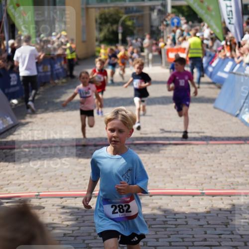 13.06.2025 - Holstenköstenlauf Felixshl http://msf.ph/oto/7922278 13.06.2025 15:36:37 Laufen 76, 282, 285, 427, 566, 1190, 1191, 1290, 1295, 1901 meine-sportfotos.de