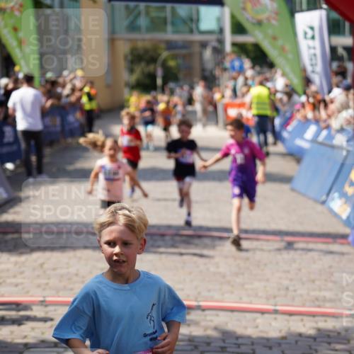 13.06.2025 - Holstenköstenlauf Felixshl http://msf.ph/oto/7922280 13.06.2025 15:36:37 Laufen 76, 282, 285, 427, 566, 1190, 1191, 1290, 1295, 1901 meine-sportfotos.de