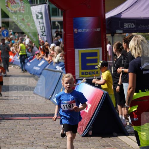 13.06.2025 - Holstenköstenlauf Felixshl http://msf.ph/oto/7922292 13.06.2025 15:36:42 Laufen 76, 284, 418, 422, 423, 427, 558, 566, 679, 943, 1191, 1290, 1292, 1295, 1901 meine-sportfotos.de