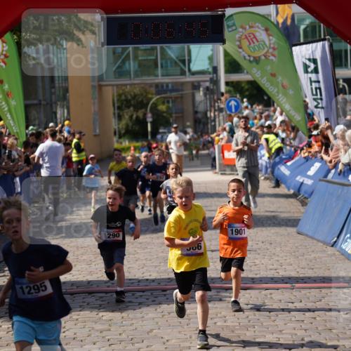 13.06.2025 - Holstenköstenlauf Felixshl http://msf.ph/oto/7922300 13.06.2025 15:36:45 Laufen 284, 418, 422, 423, 558, 566, 674, 679, 943, 1156, 1191, 1290, 1292, 1295, 1901 meine-sportfotos.de