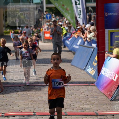 13.06.2025 - Holstenköstenlauf Felixshl http://msf.ph/oto/7922305 13.06.2025 15:36:47 Laufen 284, 418, 422, 423, 558, 566, 674, 679, 943, 1156, 1290, 1292, 1901 meine-sportfotos.de