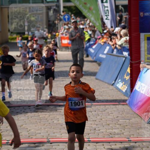 13.06.2025 - Holstenköstenlauf Felixshl http://msf.ph/oto/7922306 13.06.2025 15:36:47 Laufen 284, 418, 422, 423, 558, 566, 674, 679, 943, 1156, 1290, 1292, 1901 meine-sportfotos.de