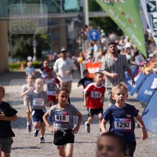 13.06.2025 - Holstenköstenlauf Felixshl http://msf.ph/oto/7922308 13.06.2025 15:36:48 Laufen 284, 418, 422, 423, 558, 566, 674, 679, 943, 1156, 1290, 1292, 1901 meine-sportfotos.de