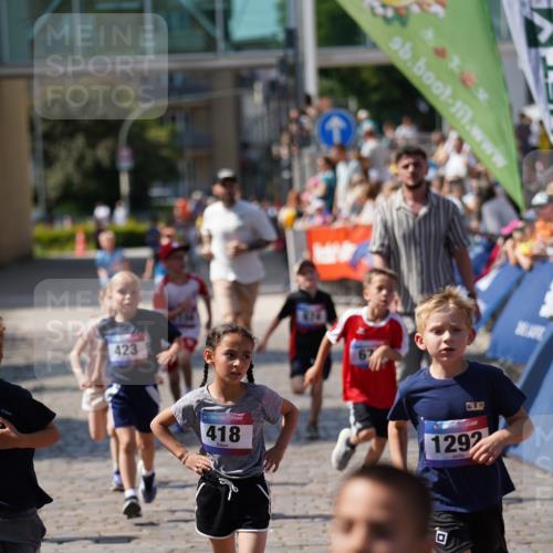 13.06.2025 - Holstenköstenlauf Felixshl http://msf.ph/oto/7922309 13.06.2025 15:36:48 Laufen 284, 418, 422, 423, 558, 566, 674, 679, 943, 1156, 1290, 1292, 1901 meine-sportfotos.de