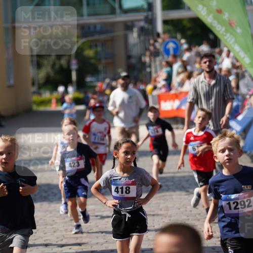 13.06.2025 - Holstenköstenlauf Felixshl http://msf.ph/oto/7922310 13.06.2025 15:36:48 Laufen 284, 418, 422, 423, 558, 566, 674, 679, 943, 1156, 1290, 1292, 1901 meine-sportfotos.de