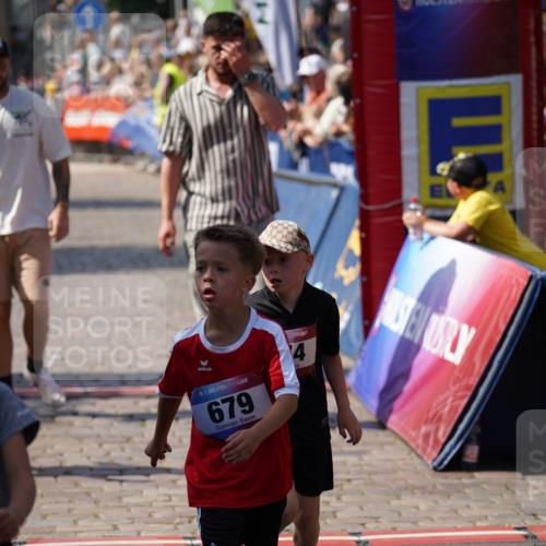 13.06.2025 - Holstenköstenlauf Felixshl http://msf.ph/oto/7922319 13.06.2025 15:36:53 Laufen 284, 423, 674, 679, 943, 1156, 1379, 1911 meine-sportfotos.de
