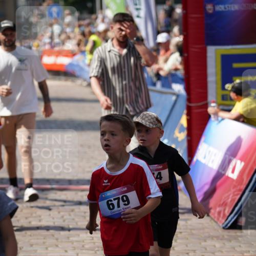 13.06.2025 - Holstenköstenlauf Felixshl http://msf.ph/oto/7922320 13.06.2025 15:36:53 Laufen 284, 423, 674, 679, 943, 1156, 1379, 1911 meine-sportfotos.de