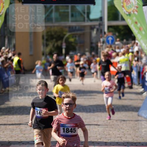 13.06.2025 - Holstenköstenlauf Felixshl http://msf.ph/oto/7922364 13.06.2025 15:37:14 Laufen 30, 183, 275, 424, 562, 827, 829, 1410, 1845 meine-sportfotos.de