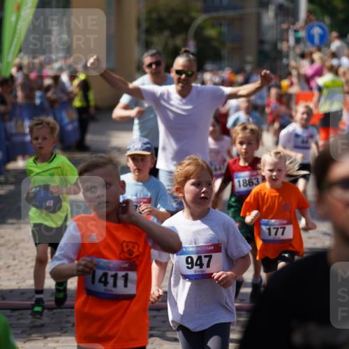 13.06.2025 - Holstenköstenlauf Felixshl http://msf.ph/oto/7922420 13.06.2025 15:37:32 Laufen 44, 84, 177, 279, 286, 824, 947, 1199, 1378, 1411, 1437, 1441, 1447, 1801, 1863 meine-sportfotos.de