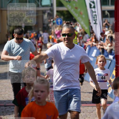 13.06.2025 - Holstenköstenlauf Felixshl http://msf.ph/oto/7922429 13.06.2025 15:37:35 Laufen 44, 67, 84, 177, 279, 286, 824, 946, 1199, 1378, 1414, 1437, 1447, 1801, 1863 meine-sportfotos.de