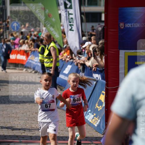 13.06.2025 - Holstenköstenlauf Felixshl http://msf.ph/oto/7922442 13.06.2025 15:37:42 Laufen 67, 825, 831, 833, 945, 946, 1161, 1376, 1414, 1801, 1941 meine-sportfotos.de