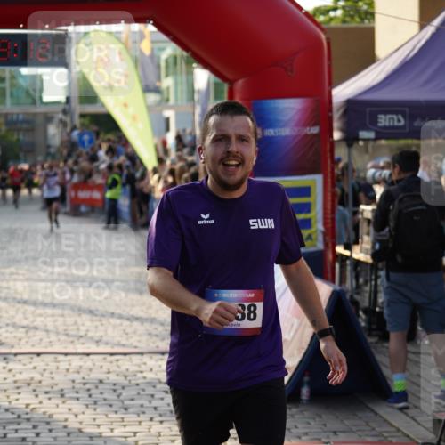 13.06.2025 - Holstenköstenlauf Felixshl http://msf.ph/oto/7922516 13.06.2025 19:49:12 Laufen 3216, 3238 meine-sportfotos.de