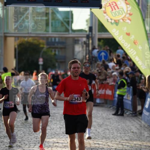 13.06.2025 - Holstenköstenlauf Felixshl http://msf.ph/oto/7922531 13.06.2025 19:49:23 Laufen 2211, 2216, 2343, 2528, 2548, 2752, 2839, 2944 meine-sportfotos.de