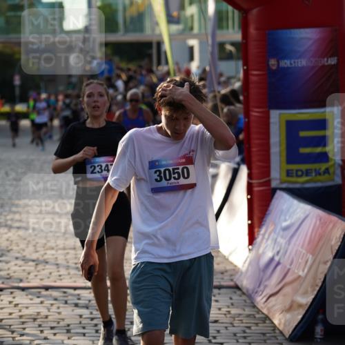 13.06.2025 - Holstenköstenlauf Felixshl http://msf.ph/oto/7922692 13.06.2025 19:49:57 Laufen 2215, 2347, 2415, 2713, 3049, 3050 meine-sportfotos.de