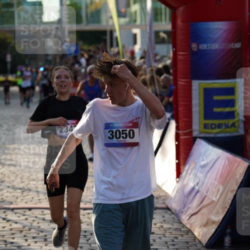 13.06.2025 - Holstenköstenlauf Felixshl http://msf.ph/oto/7922694 13.06.2025 19:49:57 Laufen 2215, 2347, 2415, 2713, 3049, 3050 meine-sportfotos.de