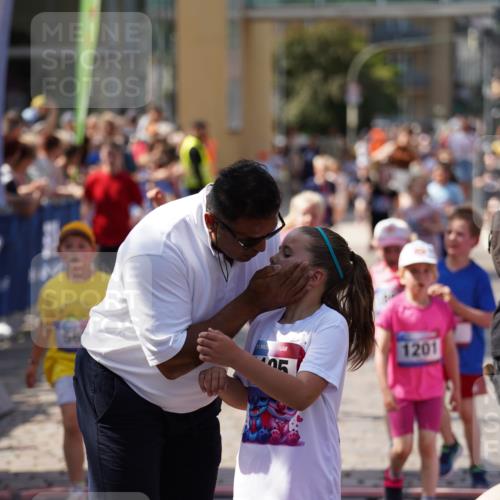 13.06.2025 - Holstenköstenlauf Felixshl http://msf.ph/oto/7922751 13.06.2025 15:38:50 Laufen 81, 87, 101, 271, 274, 425, 431, 565, 569, 673, 677, 678, 948, 1201, 1846, 1897 meine-sportfotos.de