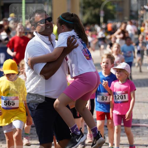 13.06.2025 - Holstenköstenlauf Felixshl http://msf.ph/oto/7922760 13.06.2025 15:38:52 Laufen 87, 101, 271, 274, 425, 431, 565, 569, 673, 677, 678, 832, 948, 950, 1201, 1846, 1897 meine-sportfotos.de