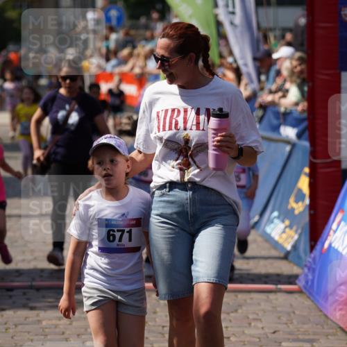 13.06.2025 - Holstenköstenlauf Felixshl http://msf.ph/oto/7922818 13.06.2025 15:39:07 Laufen 13, 86, 185, 186, 280, 561, 571, 671, 822, 823, 1291, 1852, 1877 meine-sportfotos.de