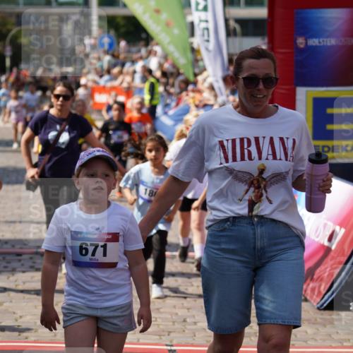 13.06.2025 - Holstenköstenlauf Felixshl http://msf.ph/oto/7922825 13.06.2025 15:39:09 Laufen 13, 47, 86, 185, 186, 561, 571, 671, 822, 823, 1291, 1852, 1877 meine-sportfotos.de
