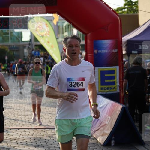 13.06.2025 - Holstenköstenlauf Felixshl http://msf.ph/oto/7922853 13.06.2025 19:50:39 Laufen 2598, 2769, 2794, 2824, 3016, 3264, 3587, 3601 meine-sportfotos.de