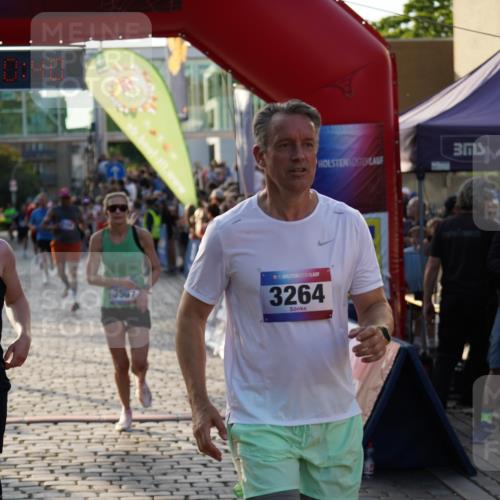13.06.2025 - Holstenköstenlauf Felixshl http://msf.ph/oto/7922857 13.06.2025 19:50:40 Laufen 2598, 2769, 2794, 2824, 3016, 3264, 3587, 3601 meine-sportfotos.de