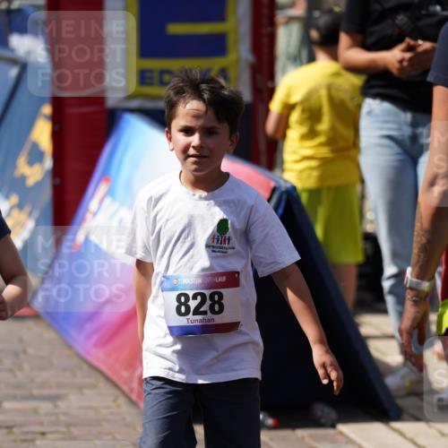 13.06.2025 - Holstenköstenlauf Felixshl http://msf.ph/oto/7922869 13.06.2025 15:39:21 Laufen 70, 277, 820, 828, 1436, 1445, 1853 meine-sportfotos.de
