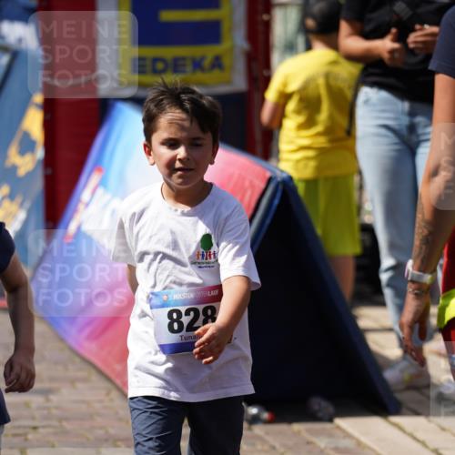 13.06.2025 - Holstenköstenlauf Felixshl http://msf.ph/oto/7922871 13.06.2025 15:39:21 Laufen 70, 277, 820, 828, 1436, 1445, 1853 meine-sportfotos.de