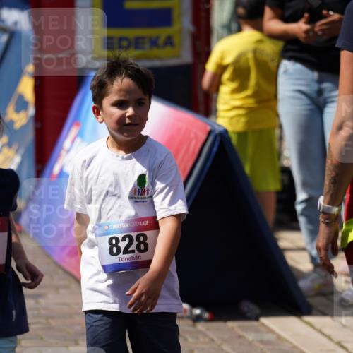 13.06.2025 - Holstenköstenlauf Felixshl http://msf.ph/oto/7922873 13.06.2025 15:39:21 Laufen 70, 277, 820, 828, 1436, 1445, 1853 meine-sportfotos.de