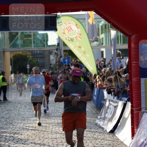 13.06.2025 - Holstenköstenlauf Felixshl http://msf.ph/oto/7922876 13.06.2025 19:50:43 Laufen 2598, 2769, 2824, 3016, 3144, 3587, 3601 meine-sportfotos.de
