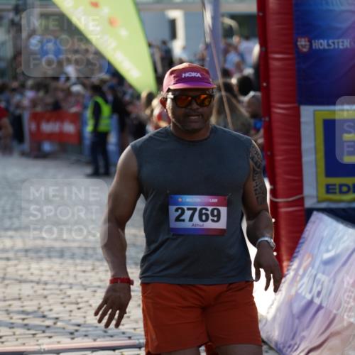 13.06.2025 - Holstenköstenlauf Felixshl http://msf.ph/oto/7922887 13.06.2025 19:50:44 Laufen 2598, 2724, 2769, 2824, 3016, 3144 meine-sportfotos.de