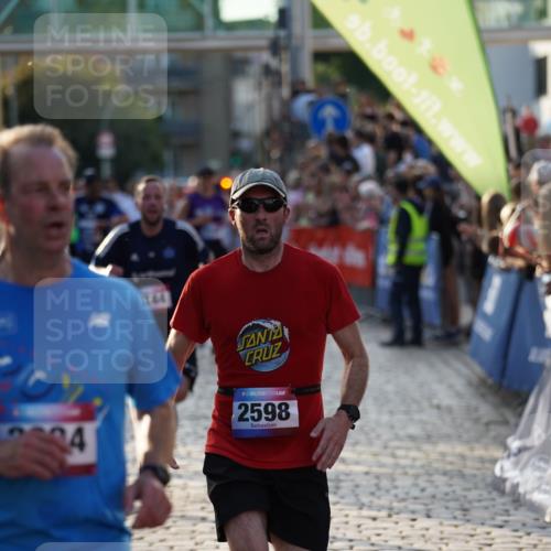 13.06.2025 - Holstenköstenlauf Felixshl http://msf.ph/oto/7922900 13.06.2025 19:50:47 Laufen 2598, 2724, 2824, 2926, 3016, 3144, 3582, 3595, 3627, 3796 meine-sportfotos.de