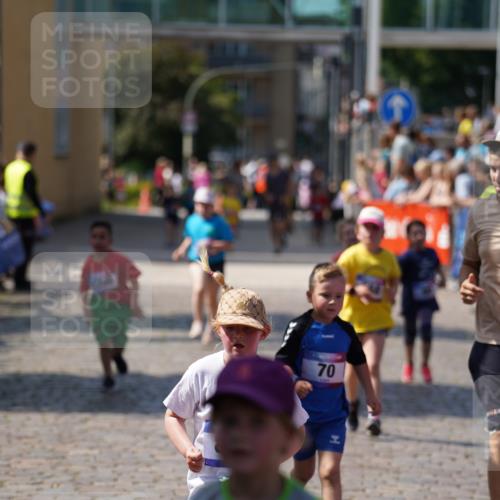 13.06.2025 - Holstenköstenlauf Felixshl http://msf.ph/oto/7922905 13.06.2025 15:39:29 Laufen 70, 90, 568, 668, 669, 820, 1200, 1436 meine-sportfotos.de