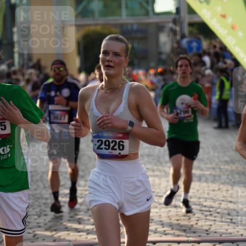 13.06.2025 - Holstenköstenlauf Felixshl http://msf.ph/oto/7922920 13.06.2025 19:50:54 Laufen 2003, 2698, 2724, 2835, 2926, 3120, 3582, 3595, 3627, 3796, 3928 meine-sportfotos.de
