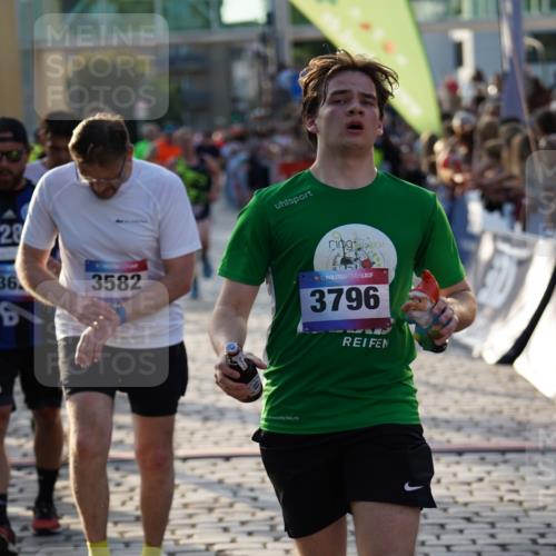 13.06.2025 - Holstenköstenlauf Felixshl http://msf.ph/oto/7922936 13.06.2025 19:50:57 Laufen 2003, 2674, 2698, 2739, 2835, 2926, 3081, 3120, 3582, 3595, 3621, 3627, 3796, 3928 meine-sportfotos.de