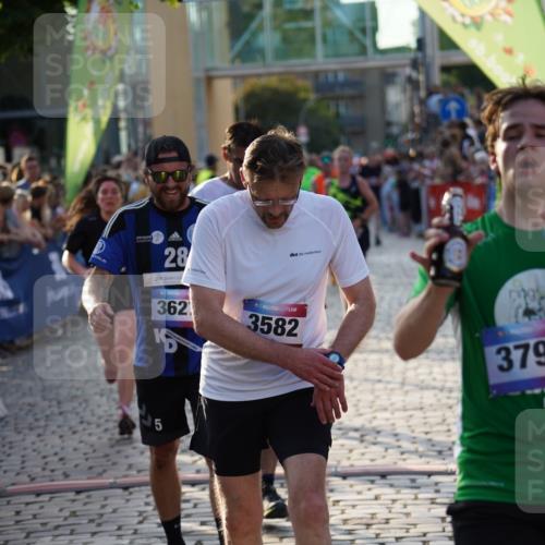 13.06.2025 - Holstenköstenlauf Felixshl http://msf.ph/oto/7922938 13.06.2025 19:50:57 Laufen 2003, 2674, 2698, 2739, 2835, 2926, 3081, 3120, 3582, 3595, 3621, 3627, 3796, 3928 meine-sportfotos.de