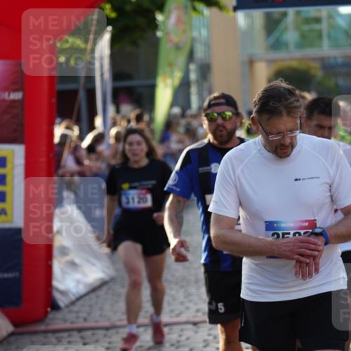 13.06.2025 - Holstenköstenlauf Felixshl http://msf.ph/oto/7922947 13.06.2025 19:50:58 Laufen 2003, 2674, 2698, 2739, 2835, 3081, 3120, 3582, 3621, 3627, 3796, 3928 meine-sportfotos.de