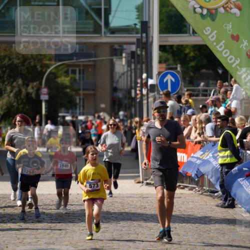 13.06.2025 - Holstenköstenlauf Felixshl http://msf.ph/oto/7922951 13.06.2025 15:39:42 Laufen 570, 573, 1294 meine-sportfotos.de