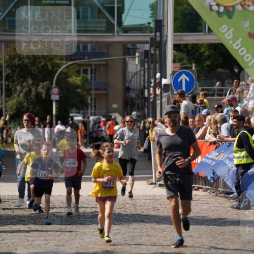 13.06.2025 - Holstenköstenlauf Felixshl http://msf.ph/oto/7922954 13.06.2025 15:39:42 Laufen 570, 573, 1294 meine-sportfotos.de