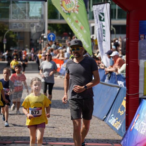 13.06.2025 - Holstenköstenlauf Felixshl http://msf.ph/oto/7922958 13.06.2025 15:39:48 Laufen 570, 573, 672, 680, 1294, 1945 meine-sportfotos.de