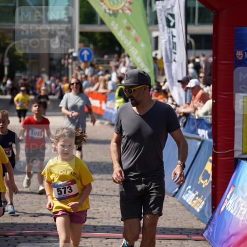13.06.2025 - Holstenköstenlauf Felixshl http://msf.ph/oto/7922964 13.06.2025 15:39:49 Laufen 570, 573, 672, 680, 1294, 1945 meine-sportfotos.de