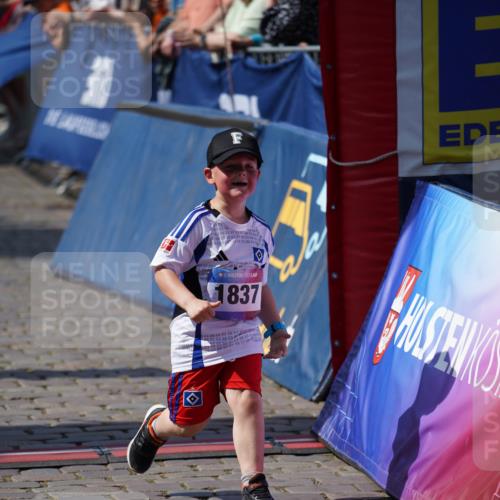 13.06.2025 - Holstenköstenlauf Felixshl http://msf.ph/oto/7923165 13.06.2025 15:41:04 Laufen 1811, 1837 meine-sportfotos.de