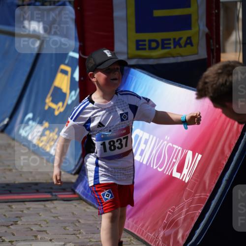 13.06.2025 - Holstenköstenlauf Felixshl http://msf.ph/oto/7923176 13.06.2025 15:41:05 Laufen 1811, 1837 meine-sportfotos.de