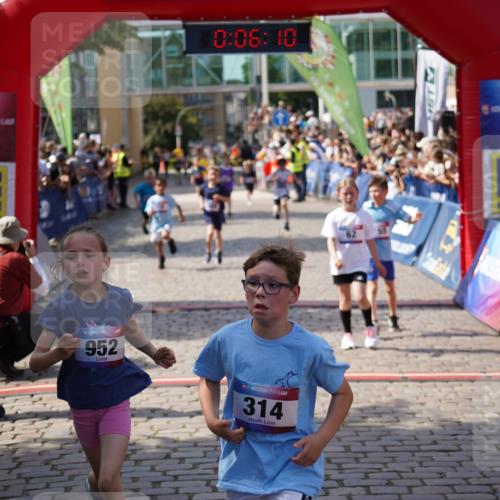 13.06.2025 - Holstenköstenlauf Felixshl http://msf.ph/oto/7923395 13.06.2025 16:06:19 Laufen 62, 210, 314, 319, 714, 952, 1154, 1155, 1859, 1865, 1869 meine-sportfotos.de