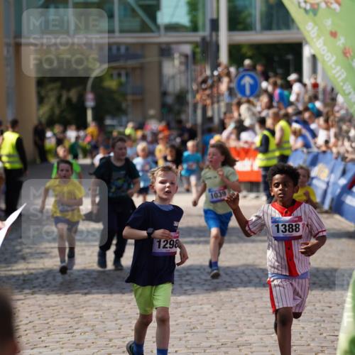 13.06.2025 - Holstenköstenlauf Felixshl http://msf.ph/oto/7923457 13.06.2025 16:06:37 Laufen 171, 296, 321, 449, 462, 466, 587, 590, 698, 1039, 1283, 1298, 1388 meine-sportfotos.de