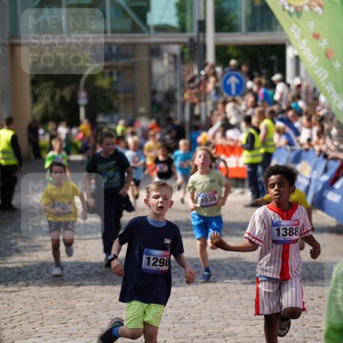 13.06.2025 - Holstenköstenlauf Felixshl http://msf.ph/oto/7923459 13.06.2025 16:06:37 Laufen 171, 296, 321, 449, 462, 466, 587, 590, 698, 1039, 1283, 1298, 1388 meine-sportfotos.de